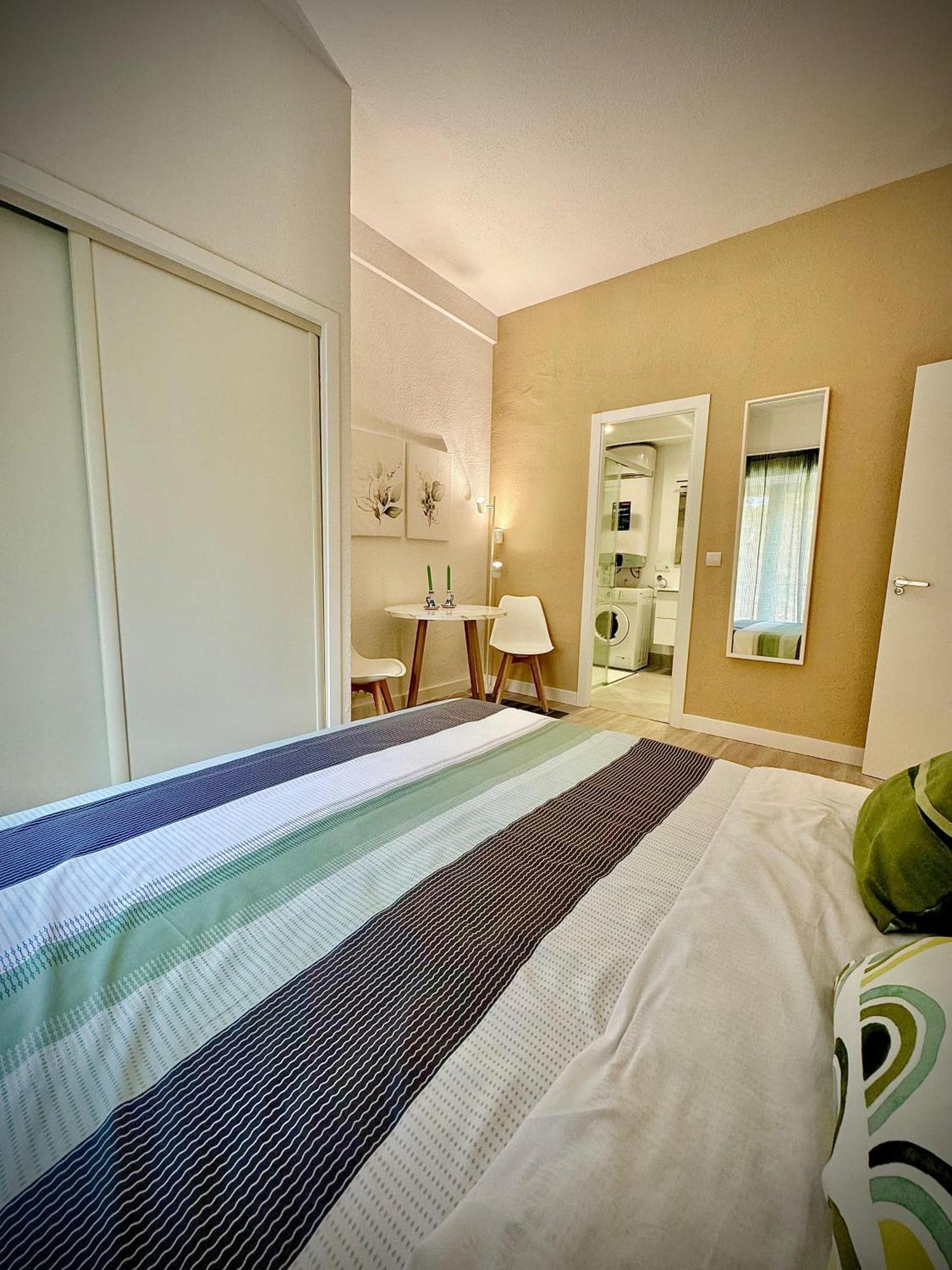 Home 120, Mansion Alhamar Sitio de Calahonda エクステリア 写真
