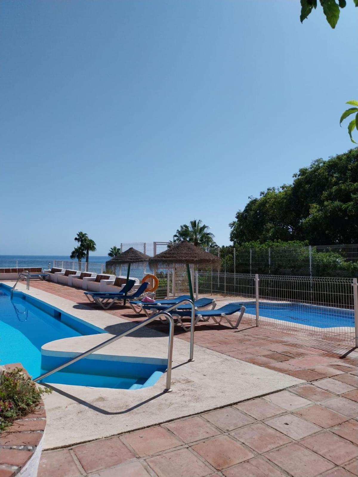 Home 120, Mansion Alhamar Sitio de Calahonda エクステリア 写真